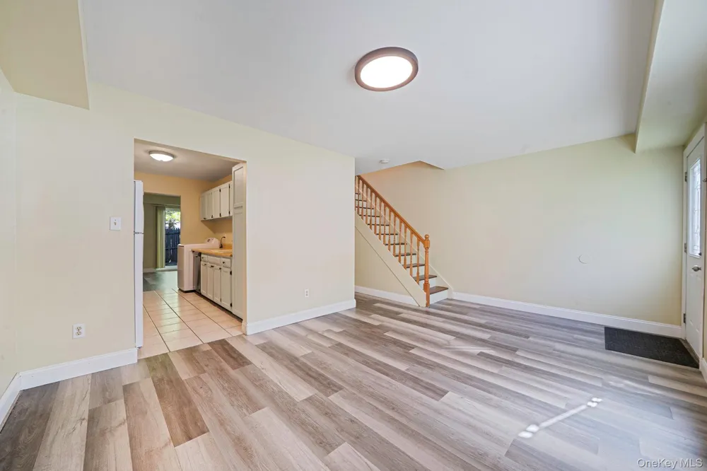 102 Hill Spur Calverton, NY 11933