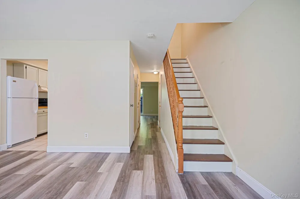 102 Hill Spur Calverton, NY 11933