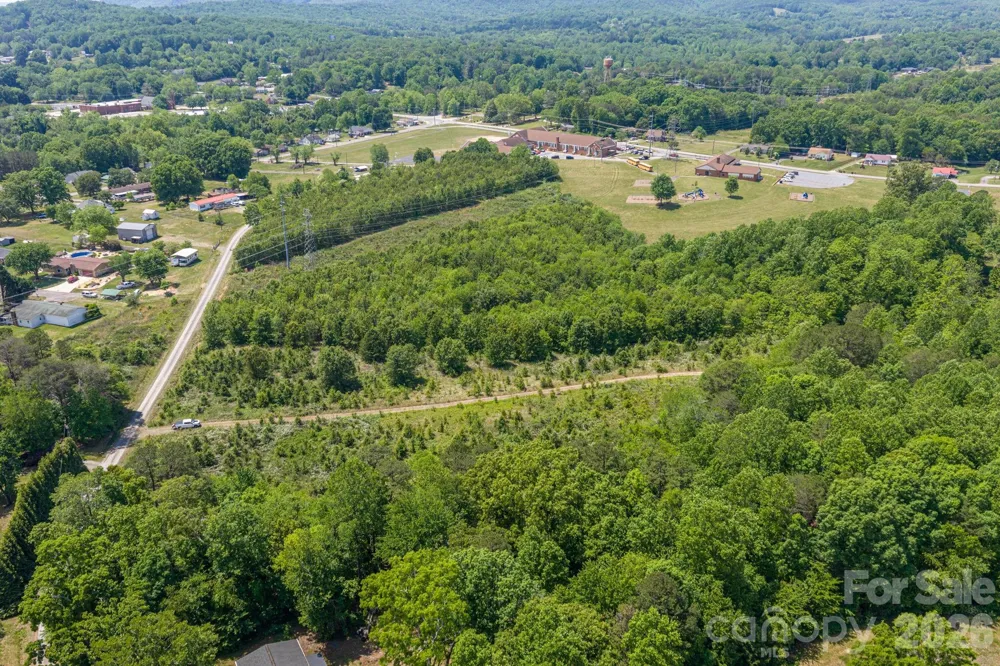 7867 Max Smith Avenue Connelly Springs, NC 28612