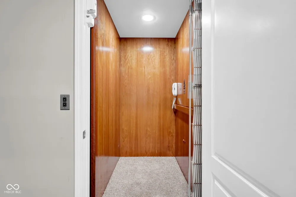 6889 Foremans Passage Road Nashville, IN 47448