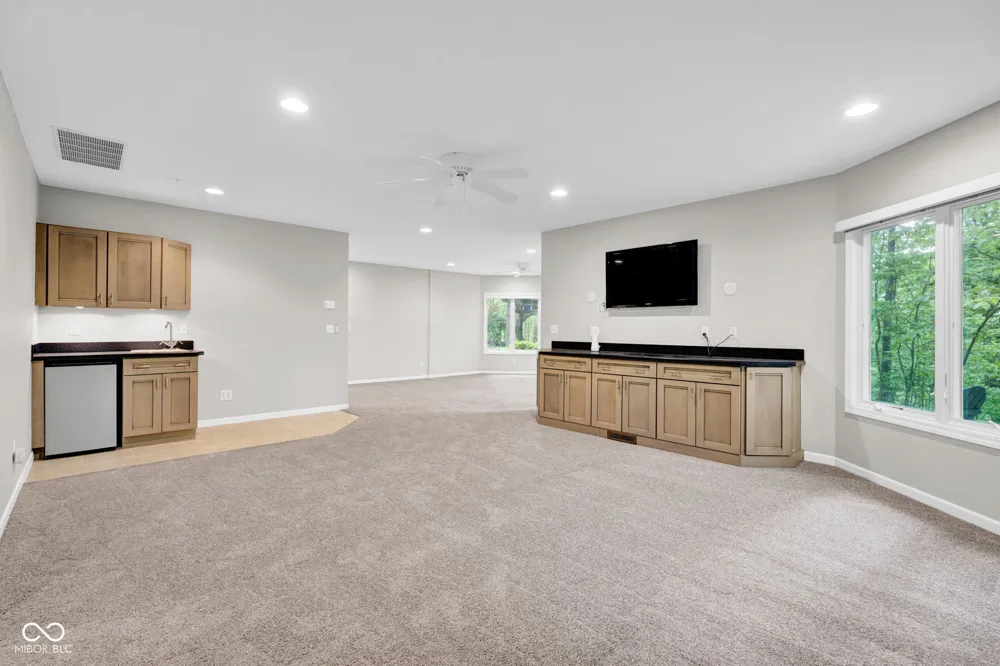 6889 Foremans Passage Road Nashville, IN 47448