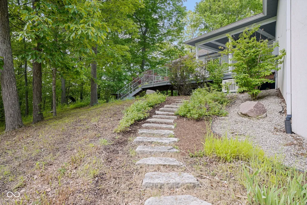 6889 Foremans Passage Road Nashville, IN 47448