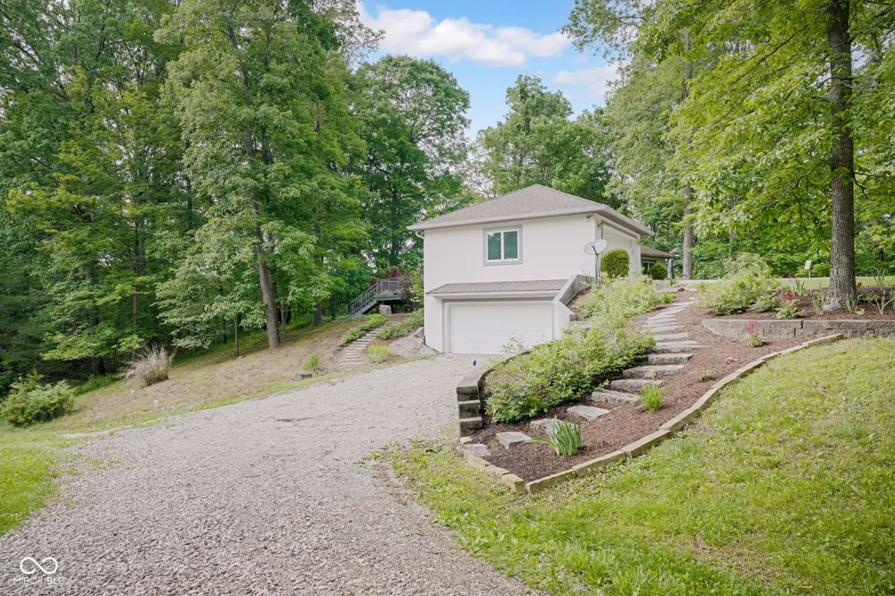6889 Foremans Passage Road Nashville, IN 47448