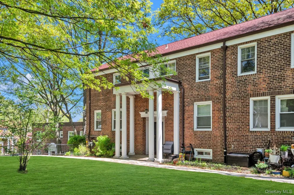 147-28 Charter Road #33GA Briarwood, NY 11435