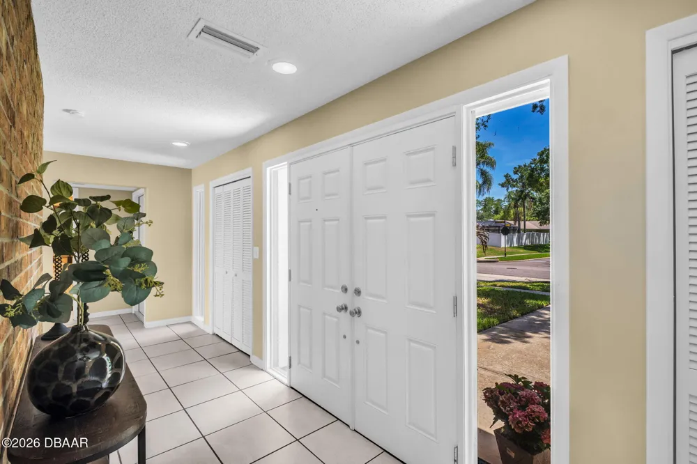 190 Water Oak Way Oldsmar, FL 34677
