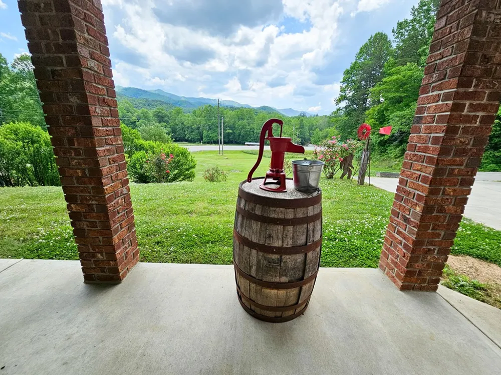 45 Sulpher Ln Andrews, NC 28901