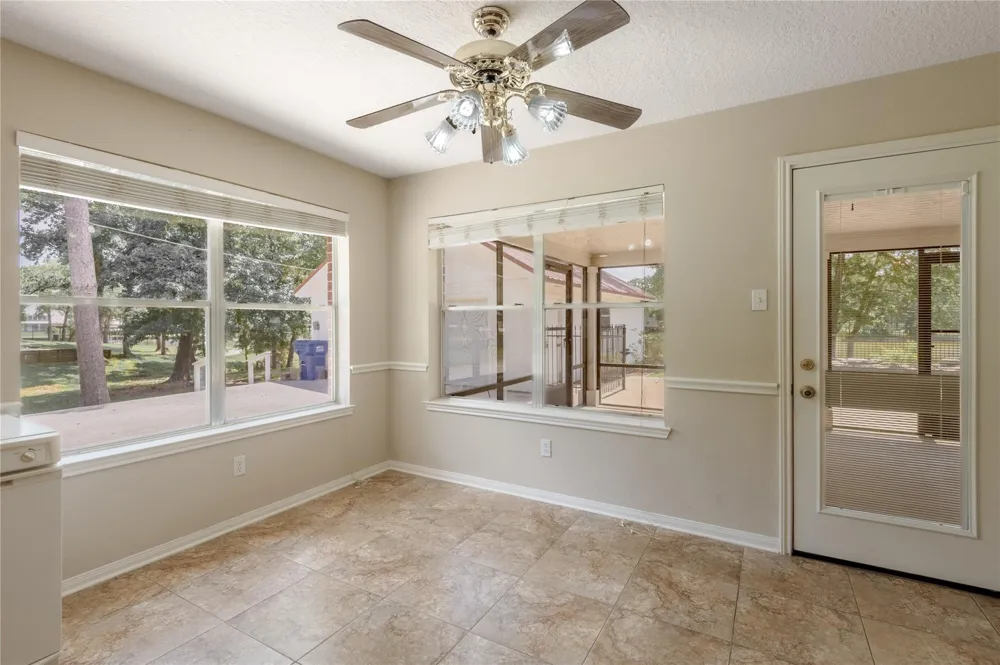 324 Red Oak Lane Trinity, TX 75862