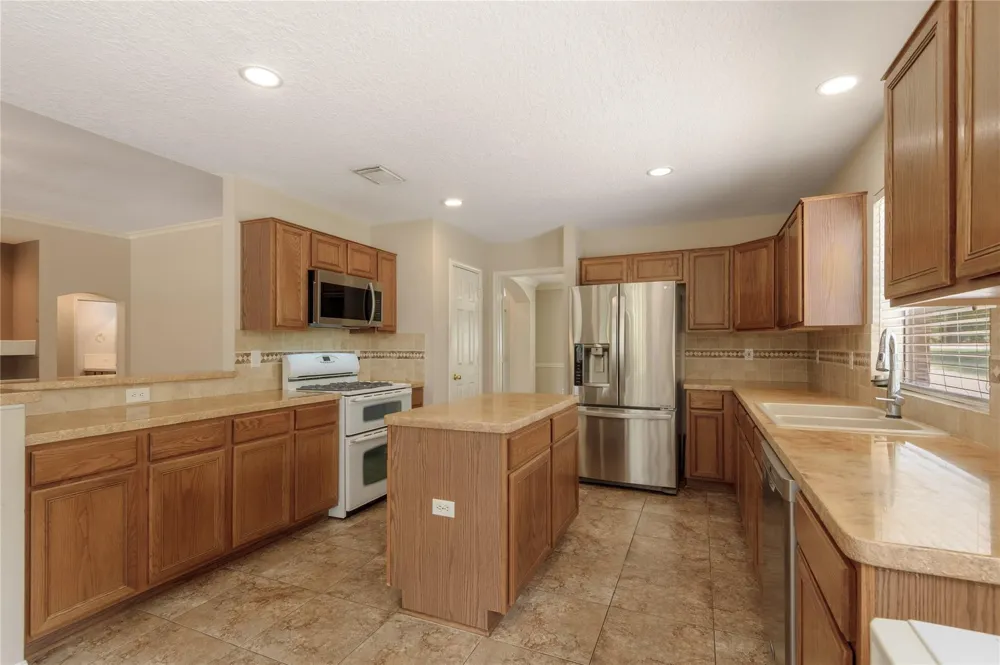 324 Red Oak Lane Trinity, TX 75862