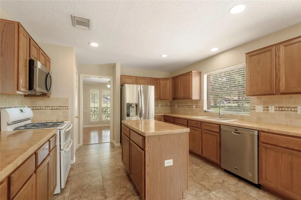 324 Red Oak Lane Trinity, TX 75862