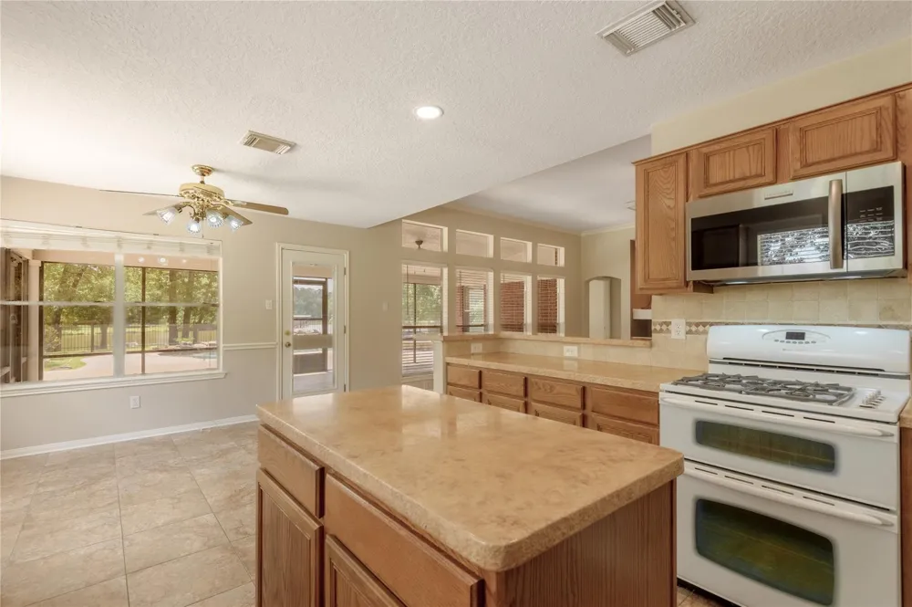 324 Red Oak Lane Trinity, TX 75862