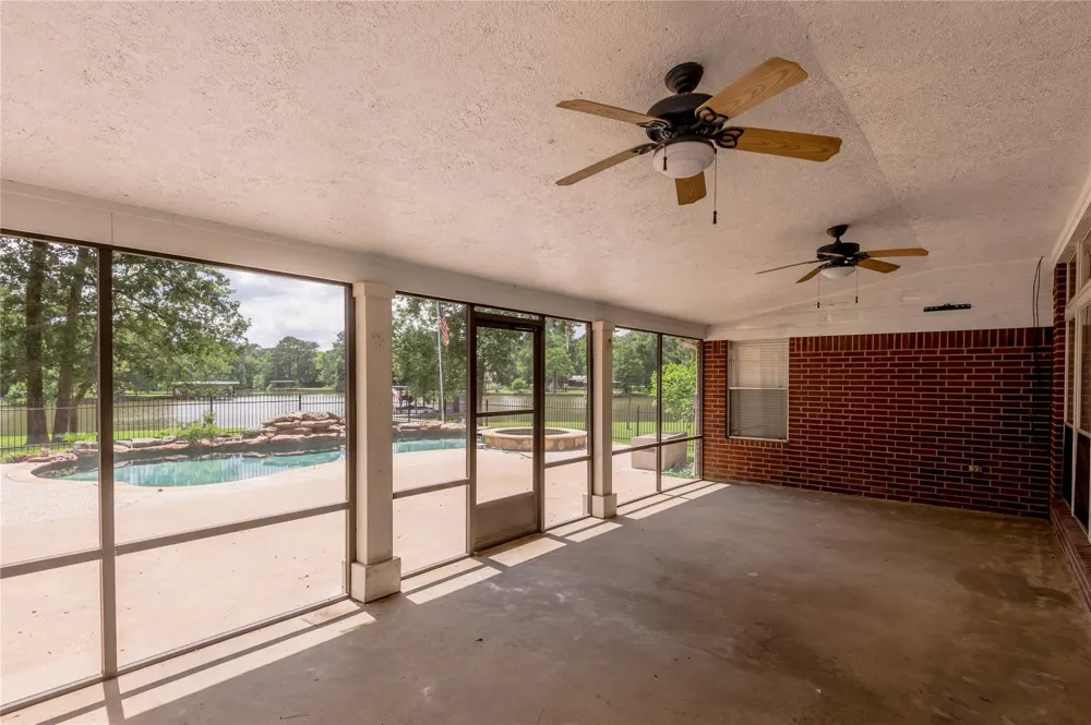324 Red Oak Lane Trinity, TX 75862