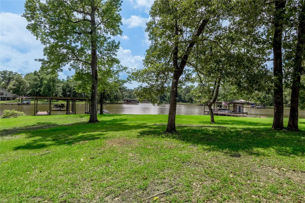 324 Red Oak Lane Trinity, TX 75862