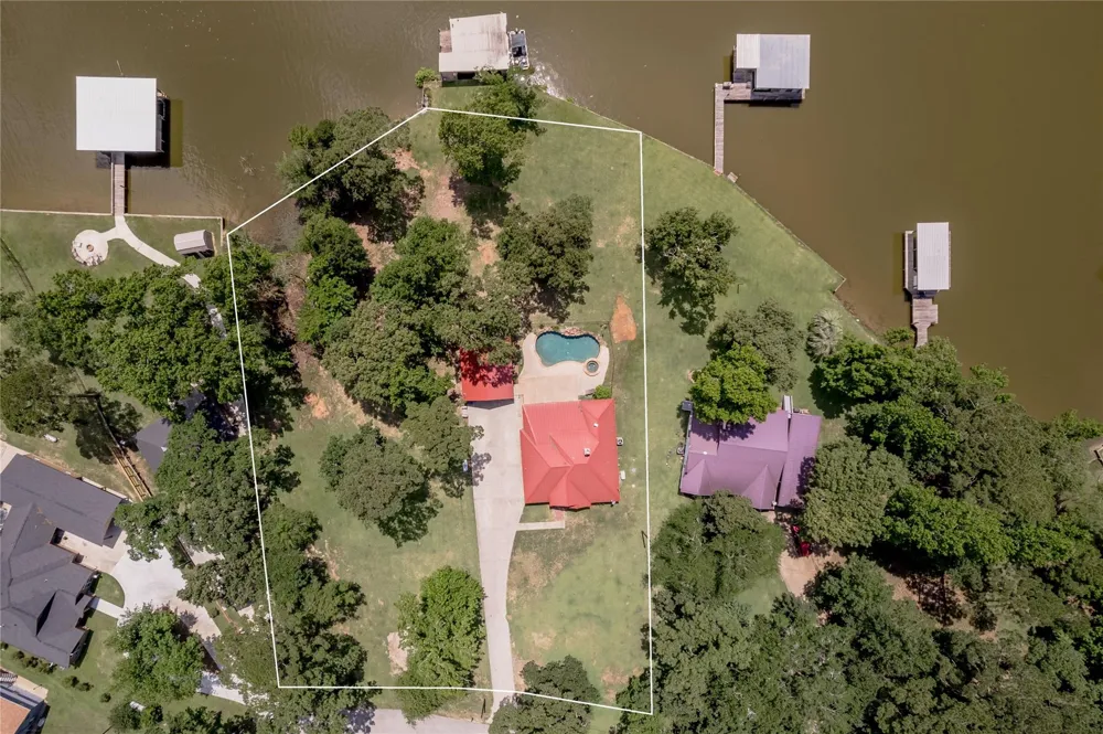 324 Red Oak Lane Trinity, TX 75862