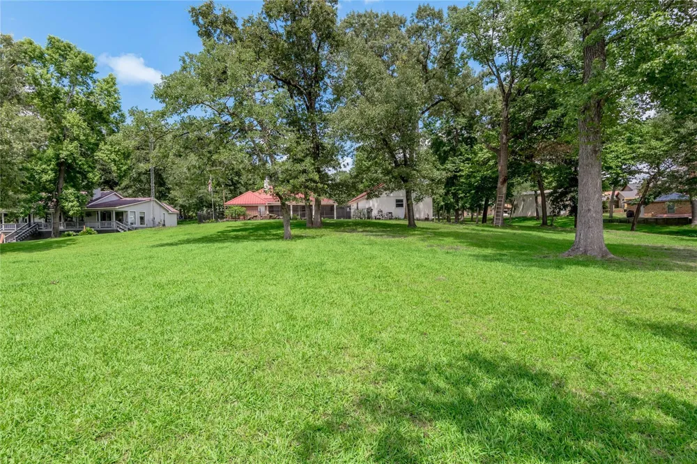 324 Red Oak Lane Trinity, TX 75862