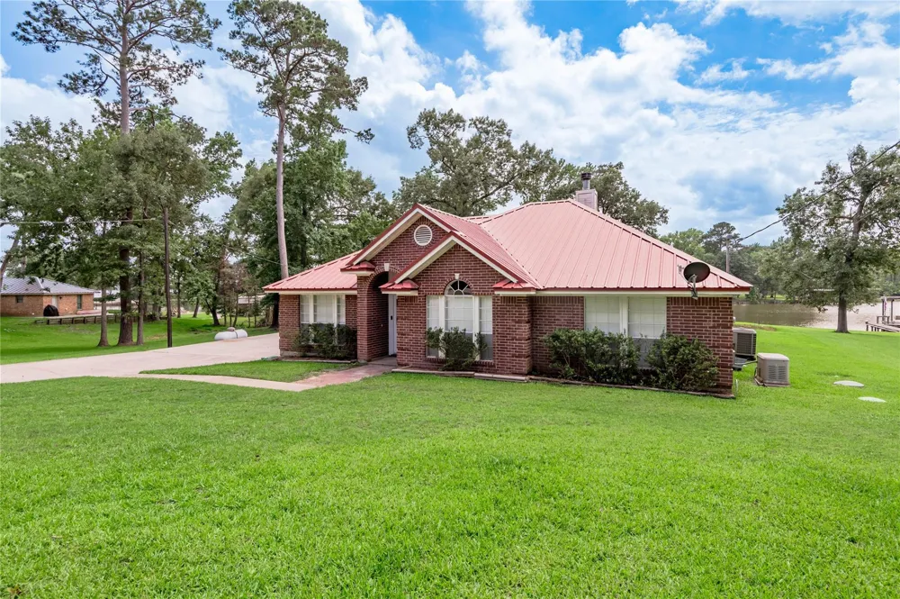 324 Red Oak Lane Trinity, TX 75862