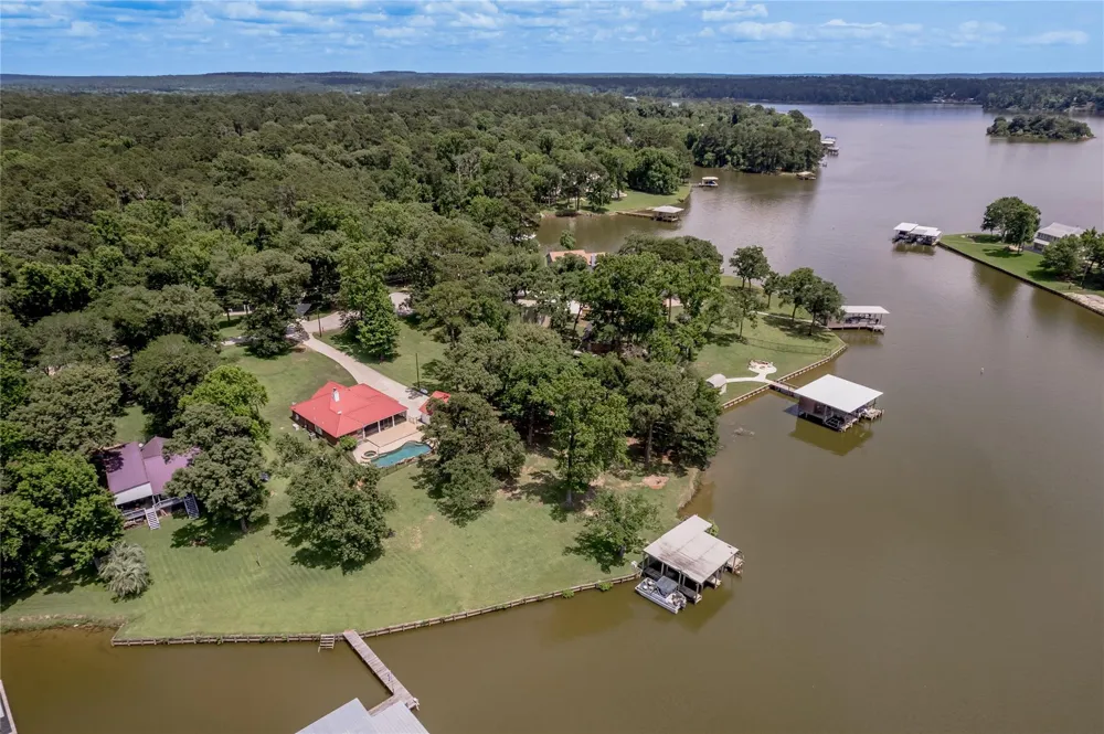 324 Red Oak Lane Trinity, TX 75862