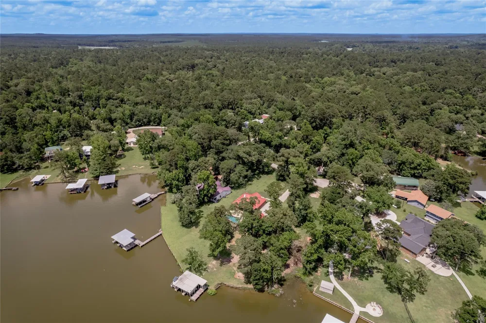 324 Red Oak Lane Trinity, TX 75862