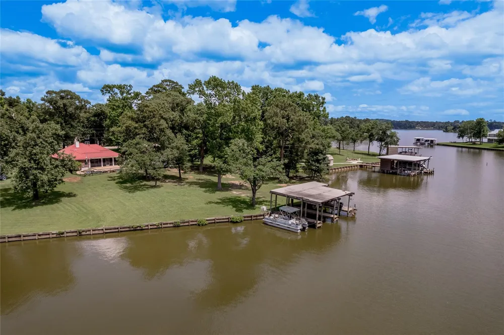 324 Red Oak Lane Trinity, TX 75862