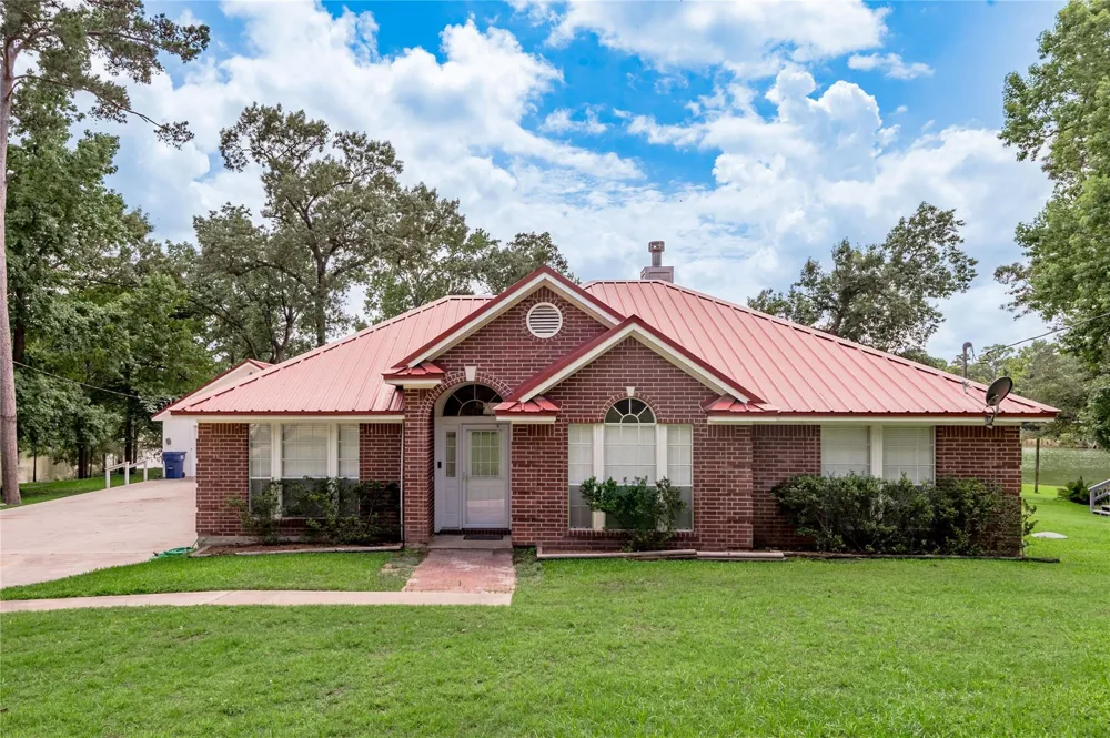 324 Red Oak Lane Trinity, TX 75862
