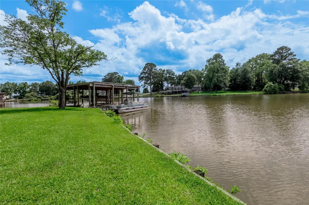 324 Red Oak Lane Trinity, TX 75862