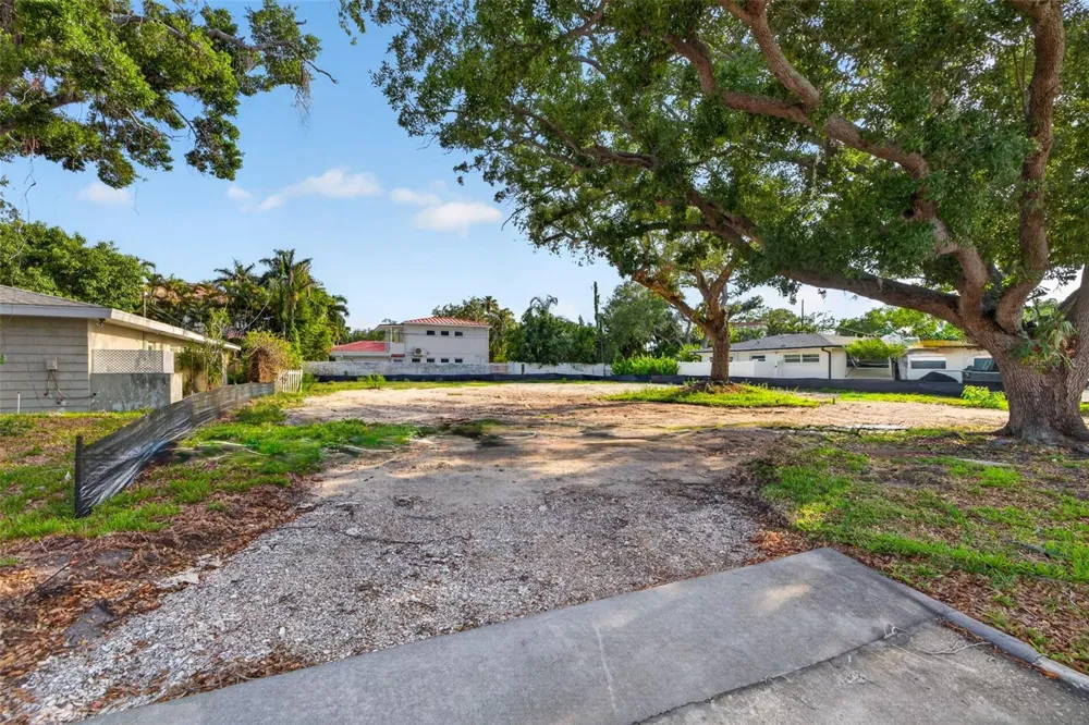 289 RAFAEL BOULEVARD NE St Petersburg, FL 33704
