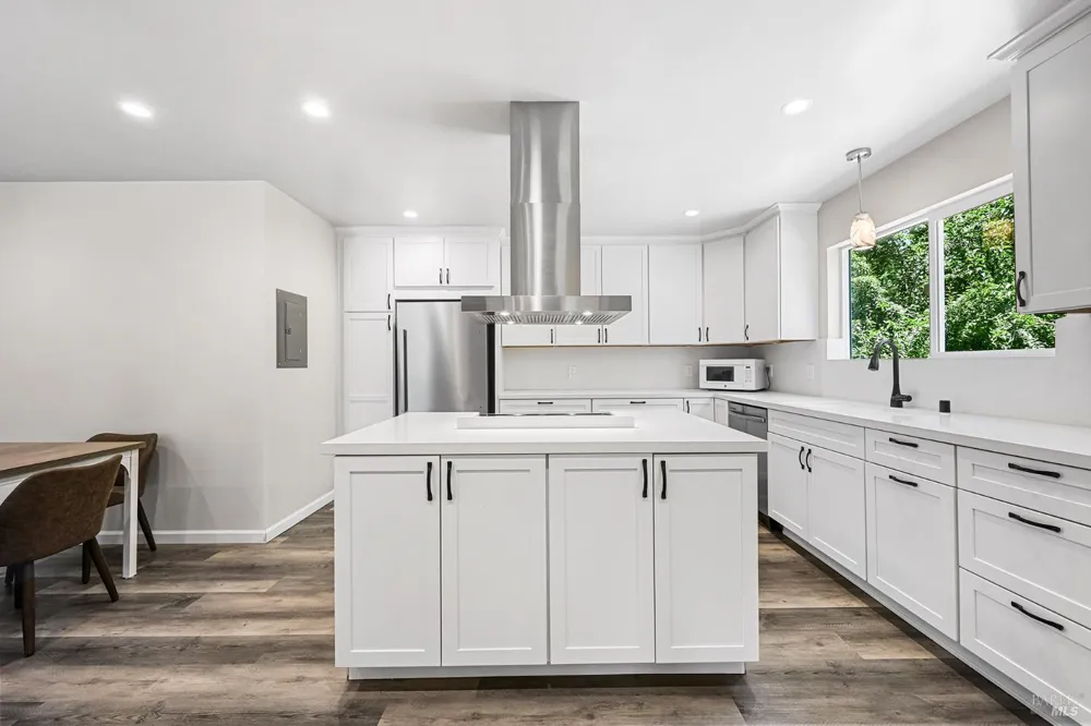 20489 Highway 116 Monte Rio, CA 95462