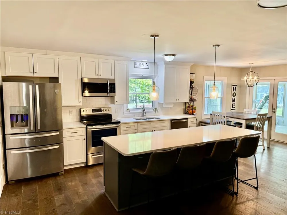 2068 Country Trail Asheboro, NC 27205
