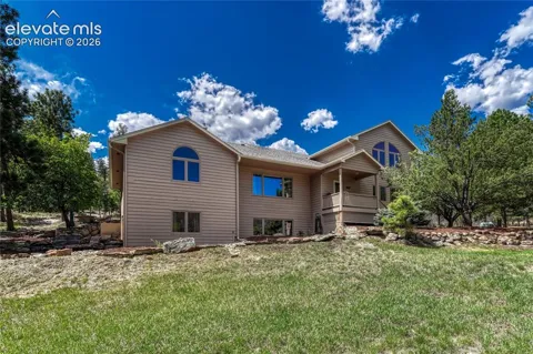 1055 HIDDEN VALLEY ROAD