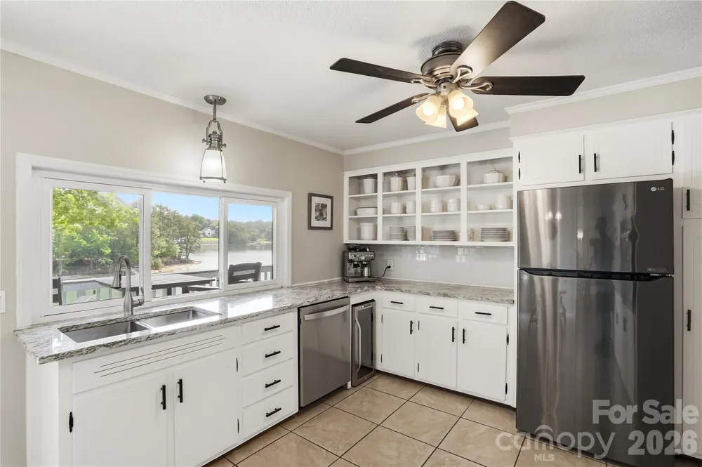 1113 Palmyra Drive Tega Cay, SC 29708