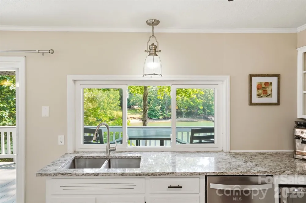 1113 Palmyra Drive Tega Cay, SC 29708