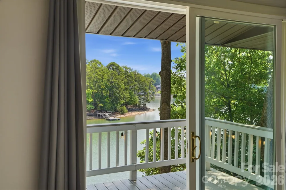 1113 Palmyra Drive Tega Cay, SC 29708