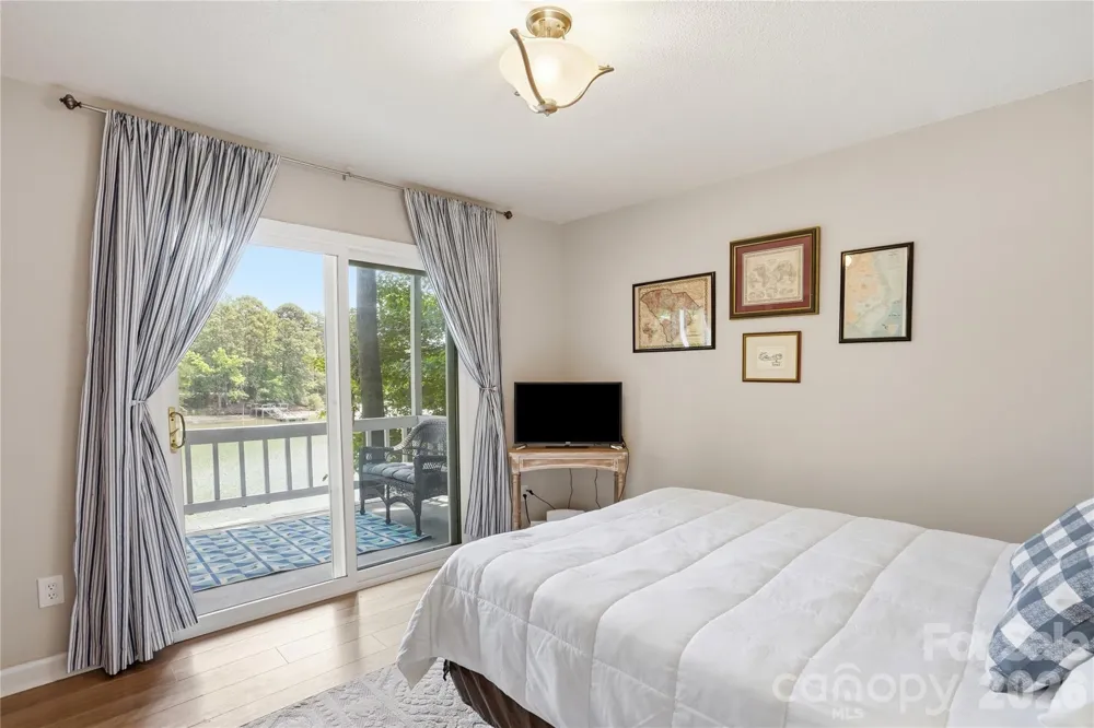 1113 Palmyra Drive Tega Cay, SC 29708