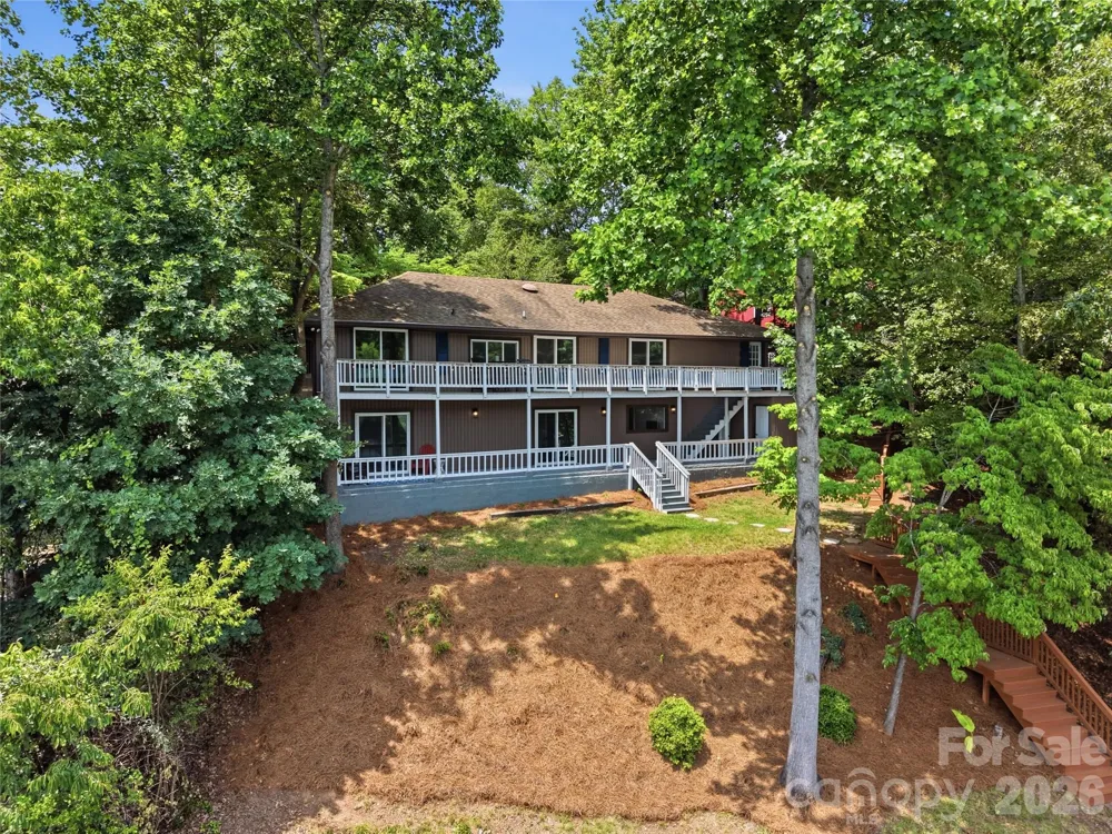 1113 Palmyra Drive Tega Cay, SC 29708