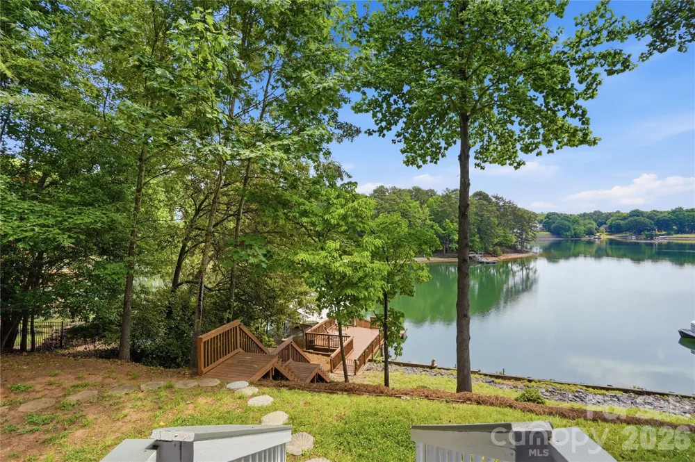 1113 Palmyra Drive Tega Cay, SC 29708