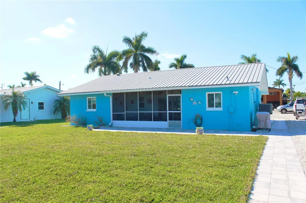 2744 SANDERLING COURT St James City, FL 33956