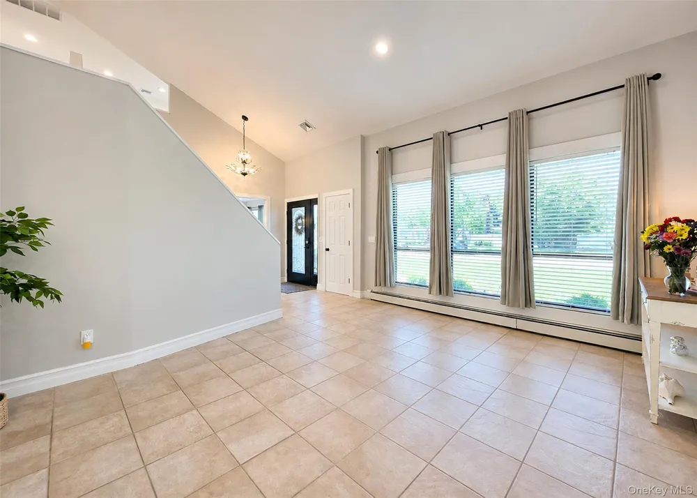25 Vineyard Way Mount Sinai, NY 11766