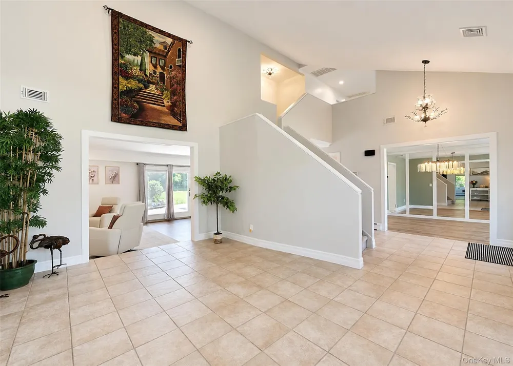 25 Vineyard Way Mount Sinai, NY 11766