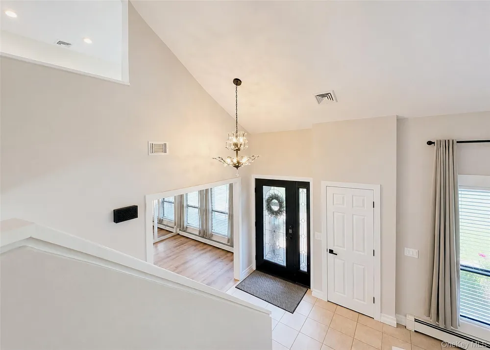 25 Vineyard Way Mount Sinai, NY 11766