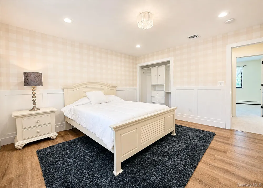 25 Vineyard Way Mount Sinai, NY 11766