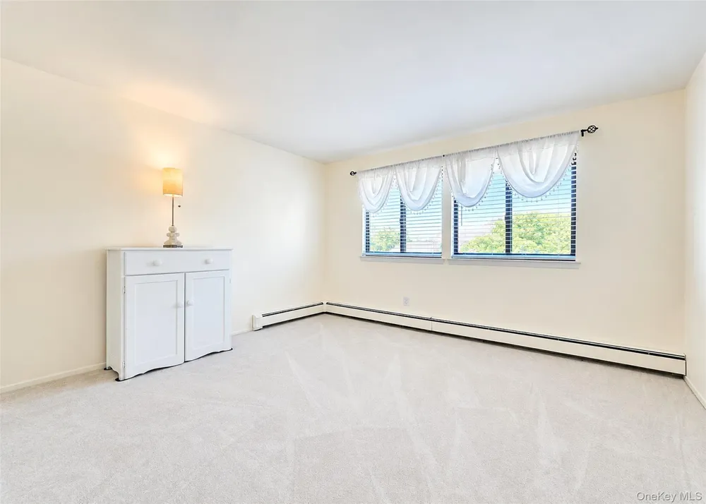 25 Vineyard Way Mount Sinai, NY 11766