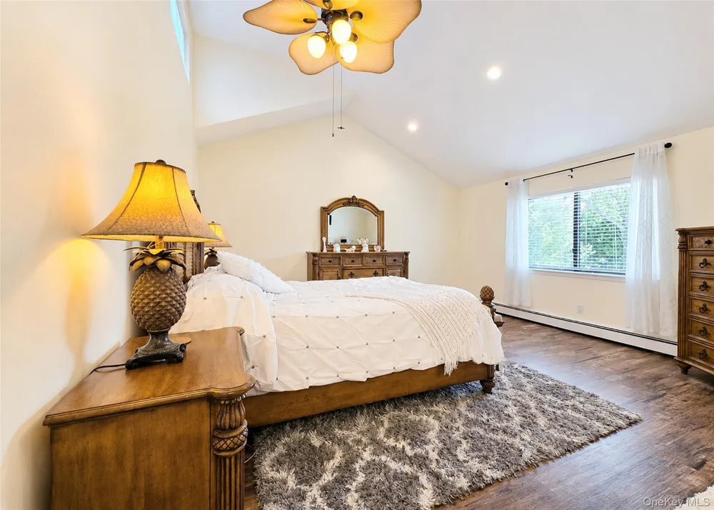 25 Vineyard Way Mount Sinai, NY 11766