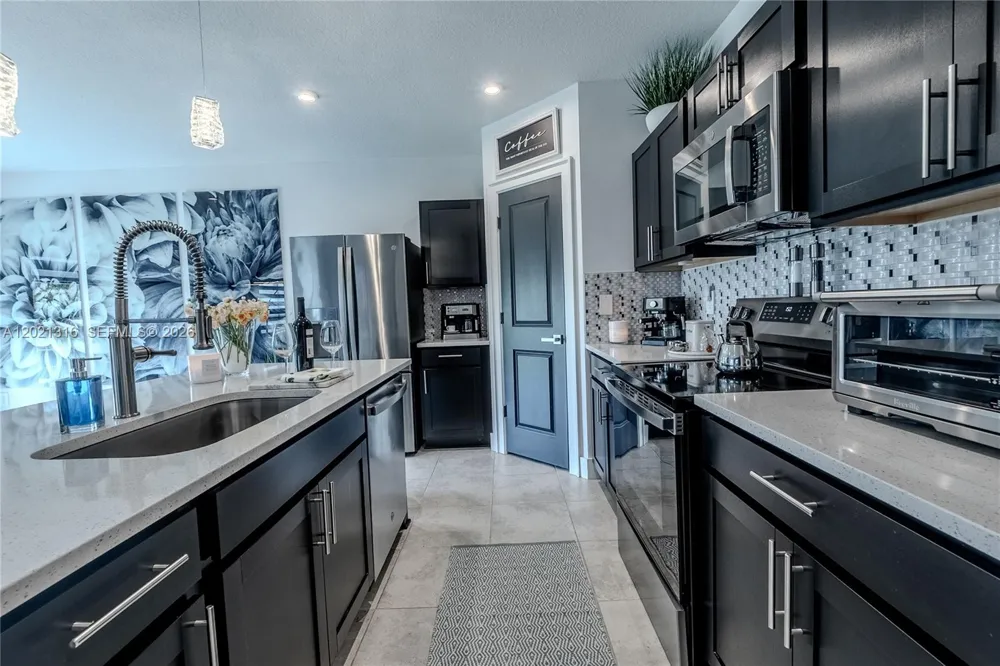 215 Raspberry Rd Fort Pierce, FL 34981