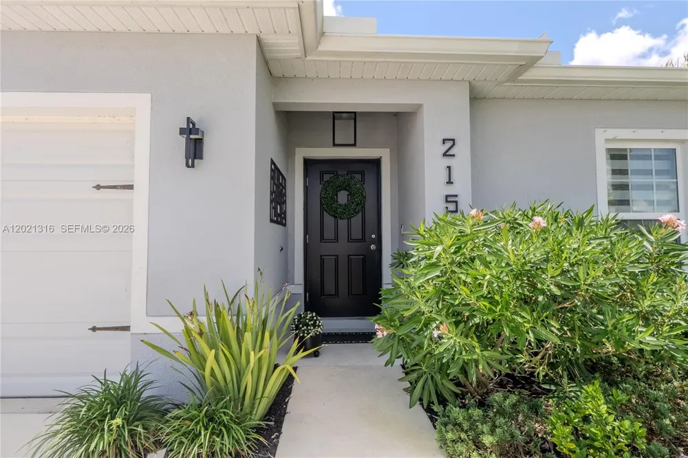 215 Raspberry Rd Fort Pierce, FL 34981