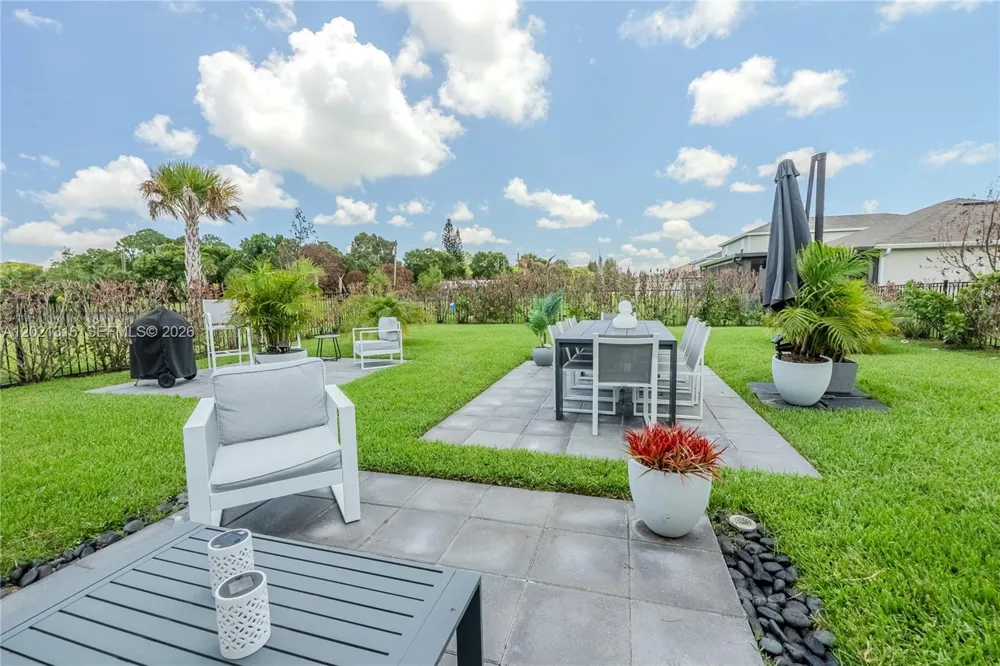 215 Raspberry Rd Fort Pierce, FL 34981