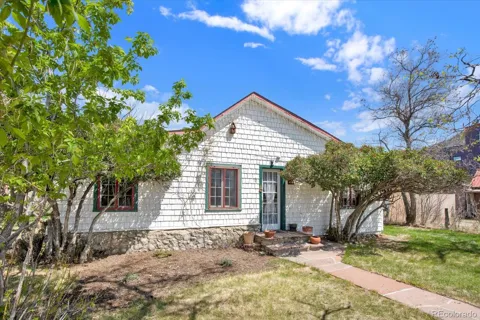 410 Pinon Street