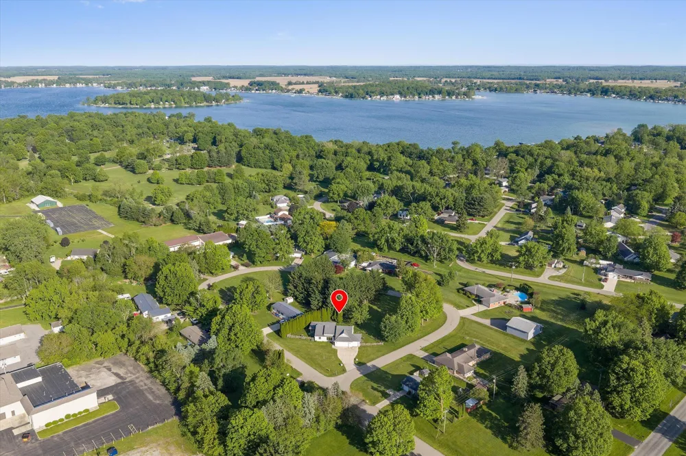 22401 Happy Drive Cassopolis, MI 49031