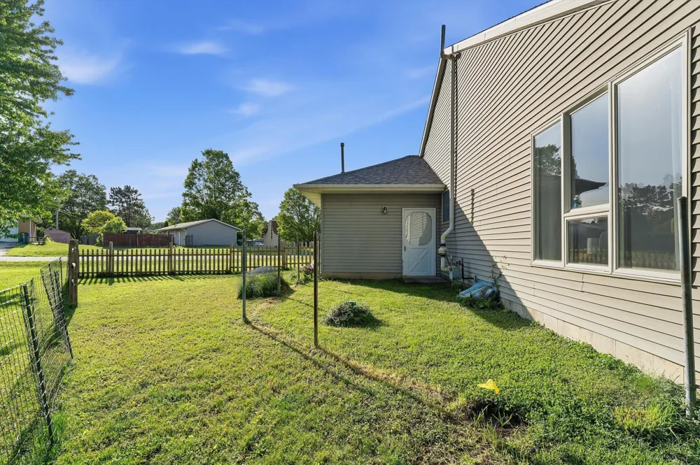 22401 Happy Drive Cassopolis, MI 49031