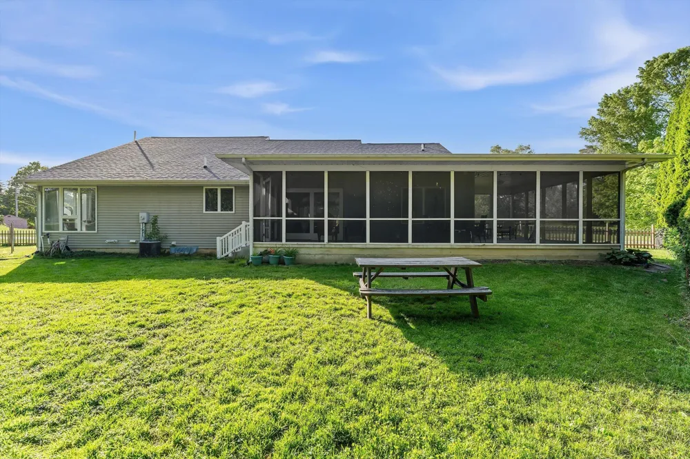 22401 Happy Drive Cassopolis, MI 49031