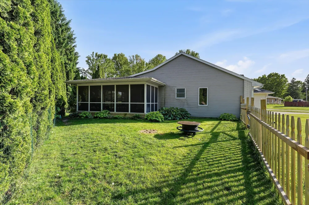 22401 Happy Drive Cassopolis, MI 49031