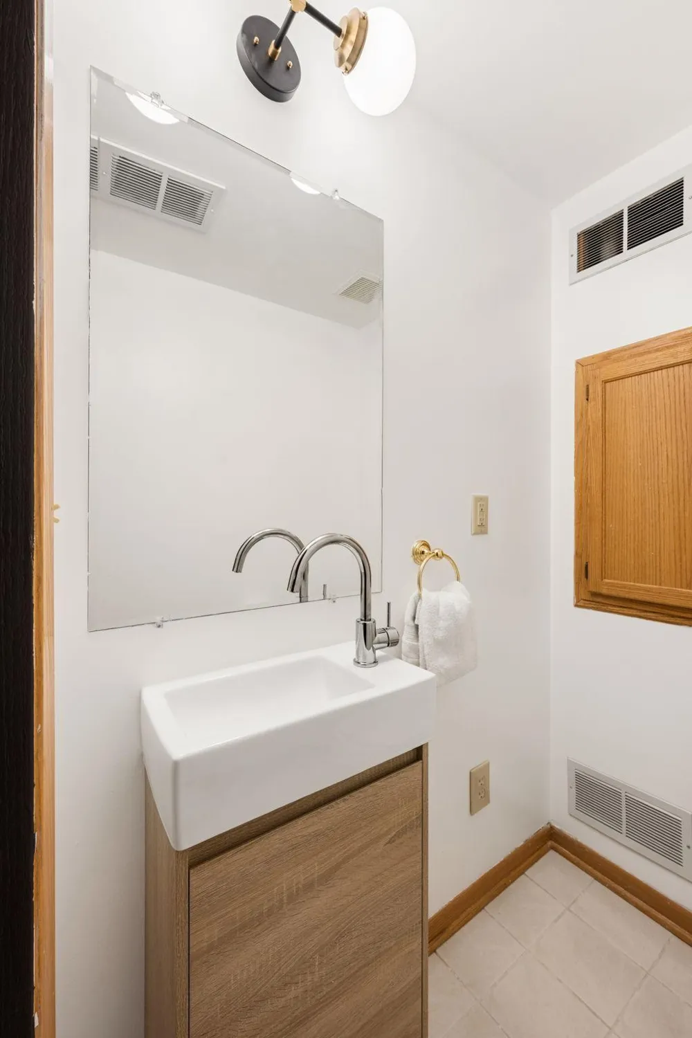 1940 Hunter Lane Mendota Heights, MN 55118